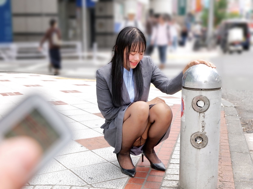 素人美少女とリモコンバイブお散歩 11 -黒パンストキャリアウーマン編- 「もう我慢できません…//」人ごみの中、黒パンスト美脚ガクブル震わせイキまくってしまうOLたち!人生初の羞恥プレイでまさかのエロスイッチオン!車移動中も大胆カーオナニー!最後はホテルで心行くまで生セックス! 画像13