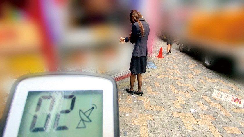 素人美少女とリモコンバイブお散歩 11 -黒パンストキャリアウーマン編- 「もう我慢できません…//」人ごみの中、黒パンスト美脚ガクブル震わせイキまくってしまうOLたち!人生初の羞恥プレイでまさかのエロスイッチオン!車移動中も大胆カーオナニー!最後はホテルで心行くまで生セックス! 画像15