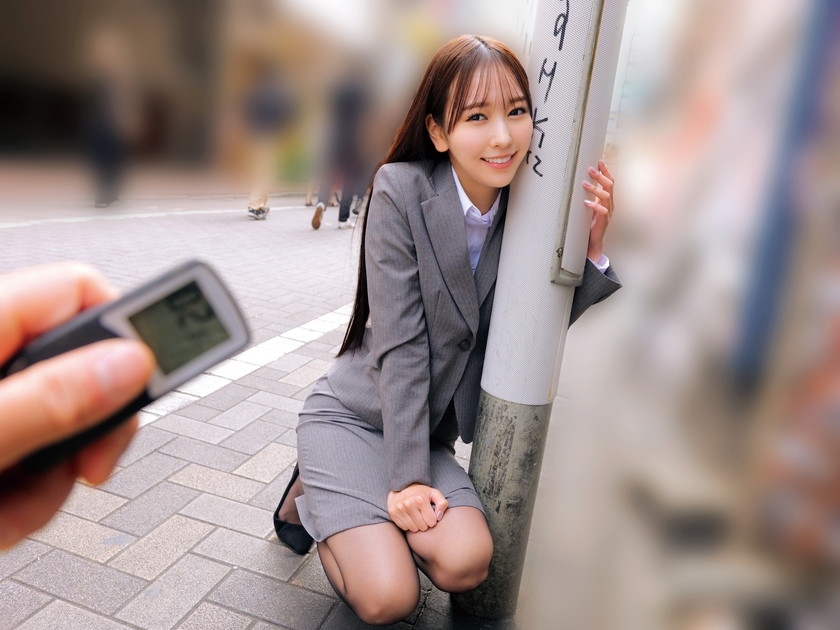 素人美少女とリモコンバイブお散歩 11 -黒パンストキャリアウーマン編- 「もう我慢できません…//」人ごみの中、黒パンスト美脚ガクブル震わせイキまくってしまうOLたち!人生初の羞恥プレイでまさかのエロスイッチオン!車移動中も大胆カーオナニー!最後はホテルで心行くまで生セックス! 画像9