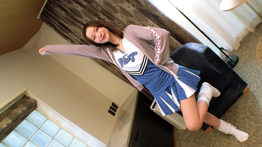 運動部に所属する部活終わりの汗だく素人女子学生がユニフォーム姿で素股に挑戦!?生まれて初めてギンギンに勃起したデカチンを擦られ恥じらいながらも濡れてしまったうぶオマ○コにそのままヌルっと挿入で激イキ絶頂&連続中出しSEX! 画像8