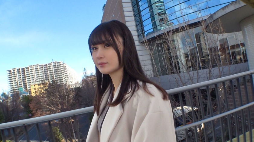 sp-SIRO-5490 初撮りAVレビュー 激美女地下アイドルの久々セックス！！華奢な身体をビクビク跳ねらせ、アイドルらしからぬ喘ぎ声を上げる淫乱模様！！愛液をドバドバ垂らし、ライブ中では絶対に見せないおマンコ大開脚で興奮度マックスの淫乱アイドルに、手マンとクンニの二刀流で応戦！！手マンされながらアイドルの自己紹介をさせられ、アイドルの自分と淫乱な自分をグチャグチャにかき回されて豪快に潮吹き大噴射！！久々のセックスで初めての巨根を食レポフェラ！！そのまま巨根丸飲み正常位で豪快にイキ散らかす淫乱アイドル！！ベッドの上で乱れる様はもはやアイドルではない！！ただ一匹のメスだ！！ 画像シーン02