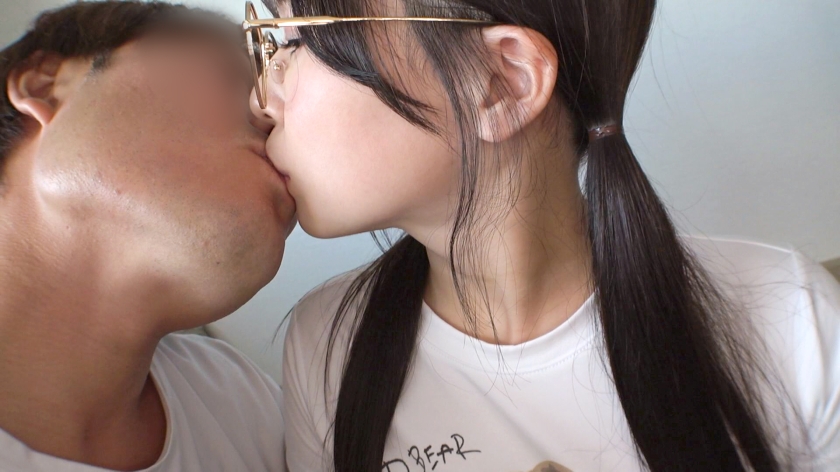 sp-SIRO-5609 AVレビュー ムチムチボディの最高峰【もも 20歳】 男に尽くすイチャイチャセックスに骨抜き！！ 究極の抱き心地！女体の最高到達点！ 【初撮り】ネットでAV応募→AV体験撮影 2492 桜庭ももな 画像シーン02
