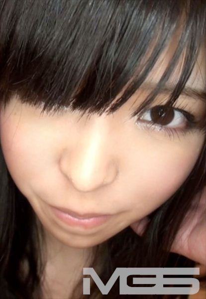 真由 24歳 ファミレス従業員