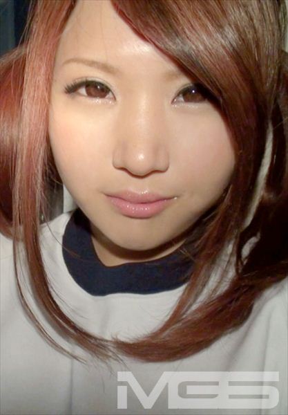 すみれ 19歳 大学生