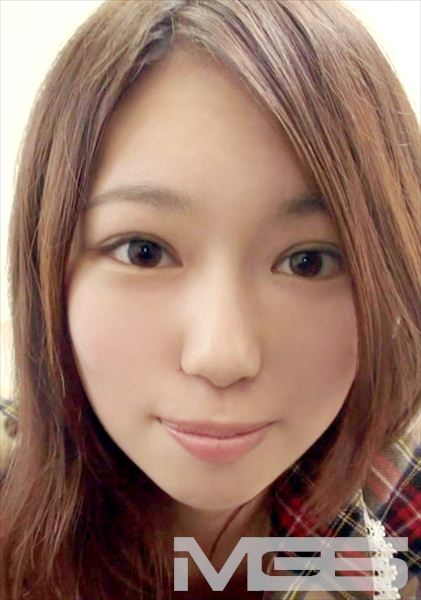 あやか 23歳 キャビンアテンダント