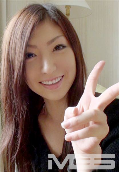 レナ 21歳 アイスクリームショップ店員