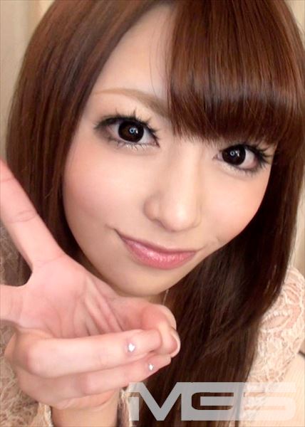 サクラ 21歳 接客業