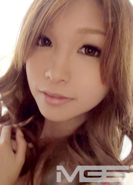 あい 22歳 美容師見習い
