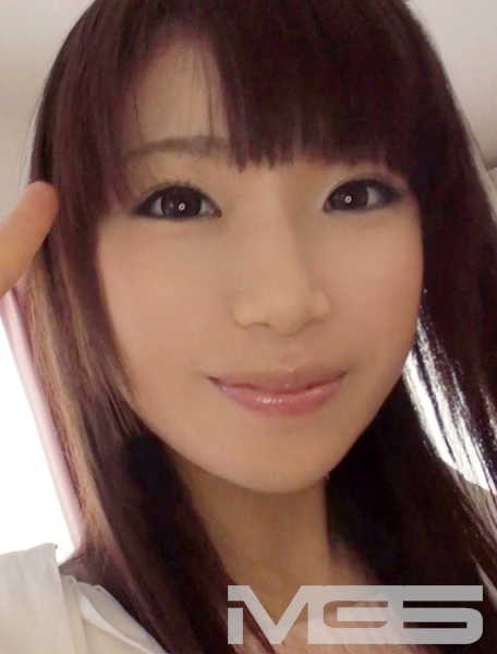 結月 マリア 20歳 歯科助手