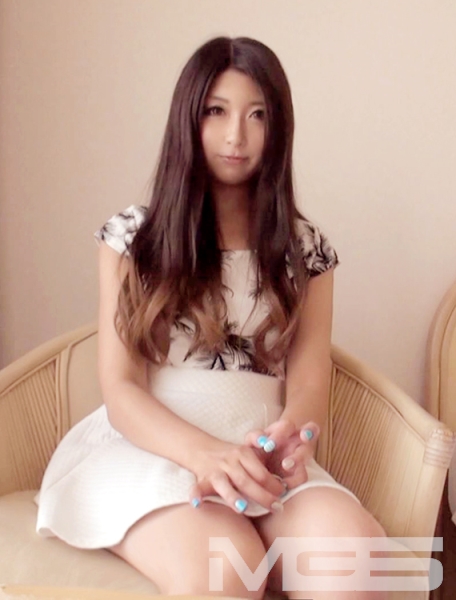 みこと 20歳 アパレルショップ店員