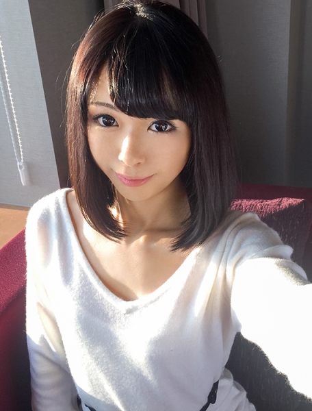 ヒナ 19歳 バックダンサー