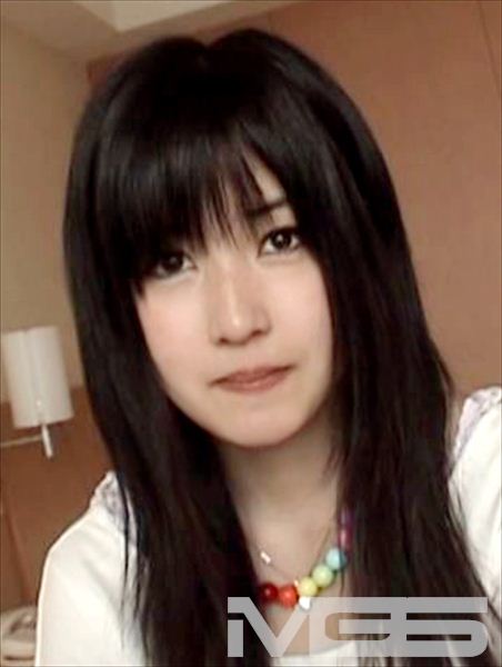凛子 19才 学生