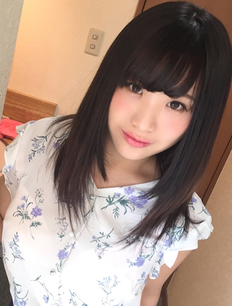 みこと 20歳 カフェ店員