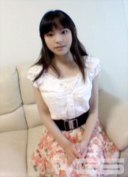 りん 23才 ケーキ屋店員