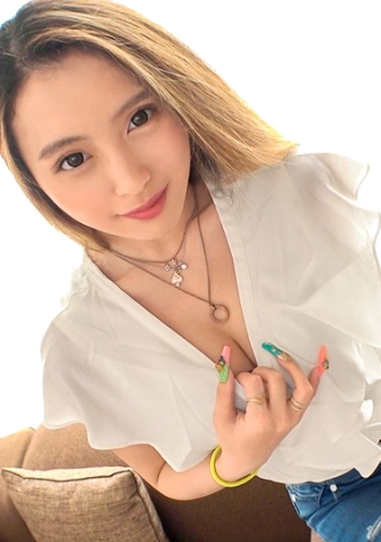 蘭華 26歳 アパレル店員