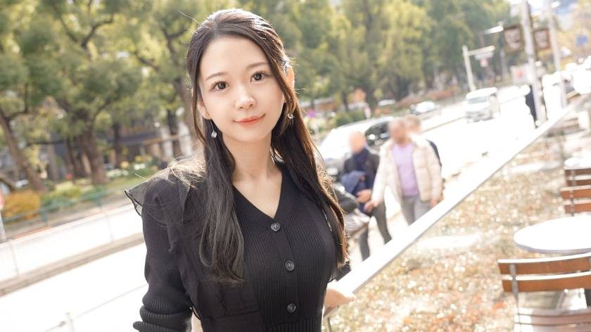 【黒い服に隠された魅惑のボディ】 笑顔と声が可愛い事務職かすみさん(30) 足をあげ自らチ●ポを懇願。ジョボジョボ潮吹きでイキまくり!! 【初撮り】ネットでAV応募→AV体験撮影 2413 画像1