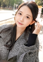 【黒い服に隠された魅惑のボディ】 笑顔と声が可愛い事務職かすみさん(30) 足をあげ自らチ●ポを懇願。ジョボジョボ潮吹きでイキまくり！！ 【初撮り】ネットでAV応募→AV体験撮影 2413
