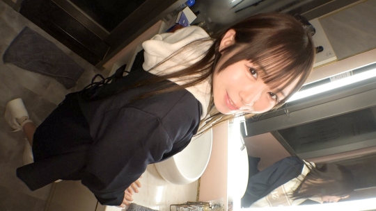 「NO SEX NO LIFE！！」恋愛経験ほぼゼロで純粋そうな現役女子大生・りりかちゃん(21歳)が、緊張でガチガチになりながら初撮影に挑戦！…かと思いきや、Fカップの敏感乳首を舐められた瞬間スイッチON！「えっ…なにこれヤバい…？」って自分でも戸惑うくらいビクビク震えて絶頂寸前→そこからイラマチオ・69・杭打ち騎乗位・背面騎乗位・パイズリぶっかけまで完全制覇！撮られながら快楽に飲み込まれていく姿がリアルすぎて抜きどころしかない！素人覚醒セックス完全記録！！ 【初撮り】ネットでAV応募→AV体験撮影 2