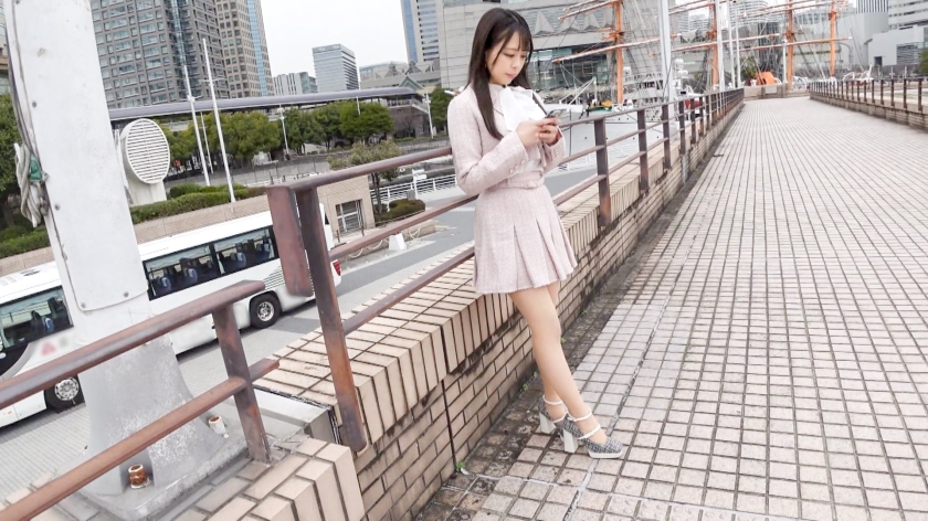 24歳チアリーディング経験者・すみれ。人を励まし笑顔を届けてきた身体が、今度は自分自身を快感で突き動かされる舞台に立たされる。初めての撮影に緊張しながらも、男優のテクニックに翻弄され、声を張り、Gカップを揺らし、窓辺で突かれれば歓声のような喘ぎを響かせる??応援から被写体へ、そして一人の女として本能をさらけ出していく濃密SEX! 【初撮り】ネットでAV応募→AV体験撮影 2426 画像1