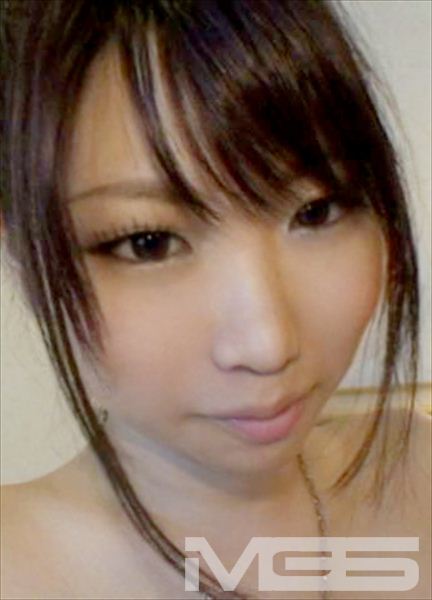 ゆな 18歳 鉄道会社勤務