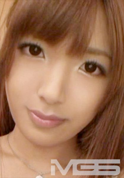 桐原さとみ 20歳 パチンコ店アルバイト