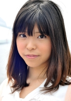 お嬢さまバイトにオナニー見せつけ 真穂