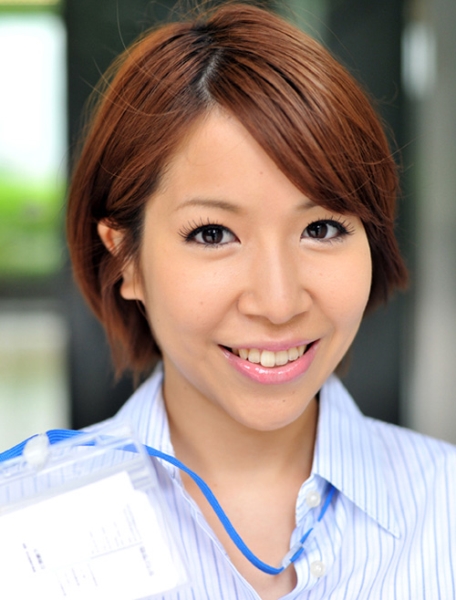 お昼休みの新人OLにオナニー見せつけ くる実