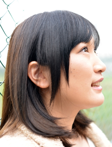 現役なでしこにオナニー見せつけ 心音