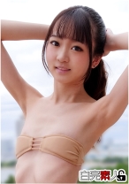 スレンダー美少女の激せまおマ○コを突きまくる