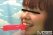 素人娘のセンズリしている真横で！チ○ポ飴やらしくフェラチオして下さい！時々、生フェラ 3 画像4
