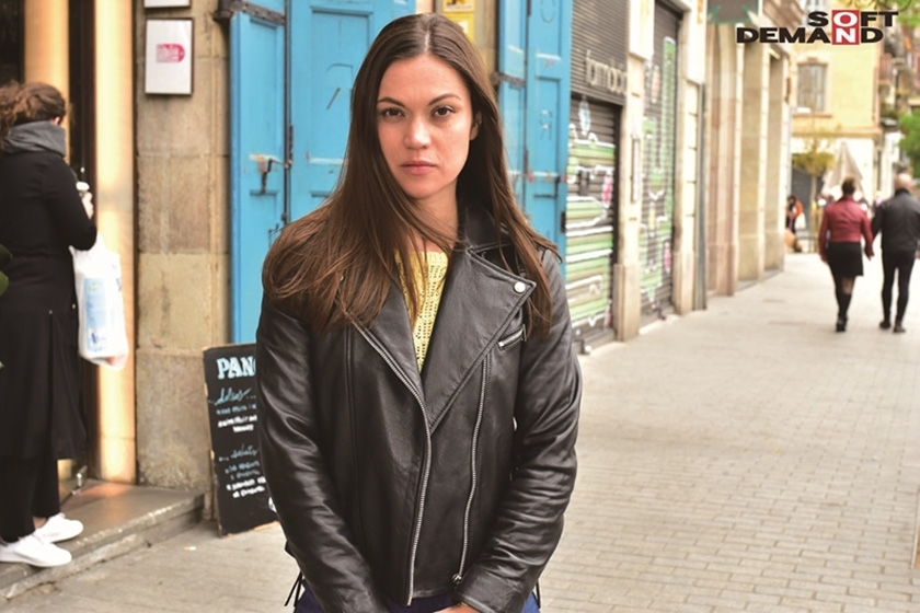 観光でヨーロッパに行ったらノリで中出しSEX撮れちゃいました！_14