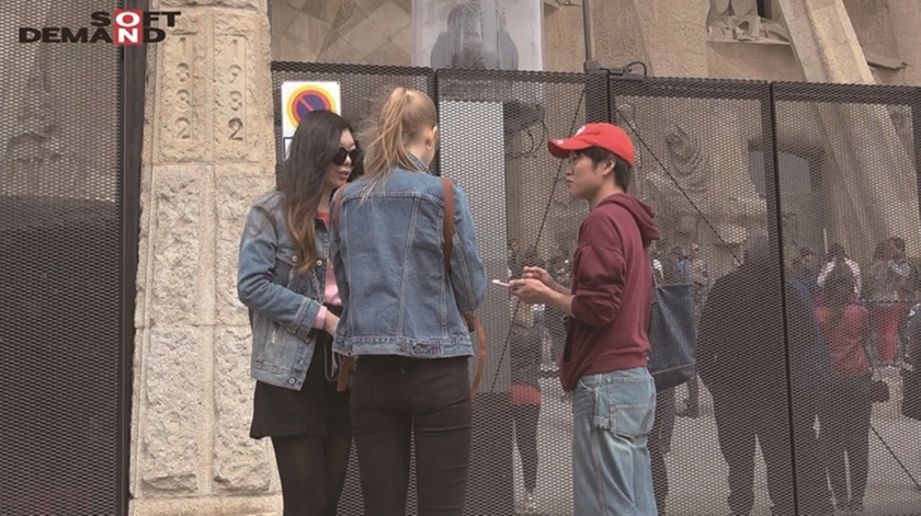 観光でヨーロッパに行ったらノリで中出しSEX撮れちゃいました！_16