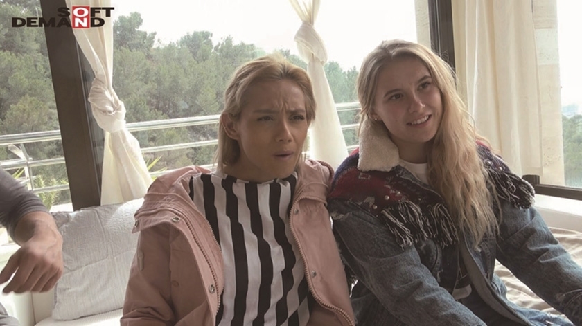 観光でヨーロッパに行ったらノリで中出しSEX撮れちゃいました！_19