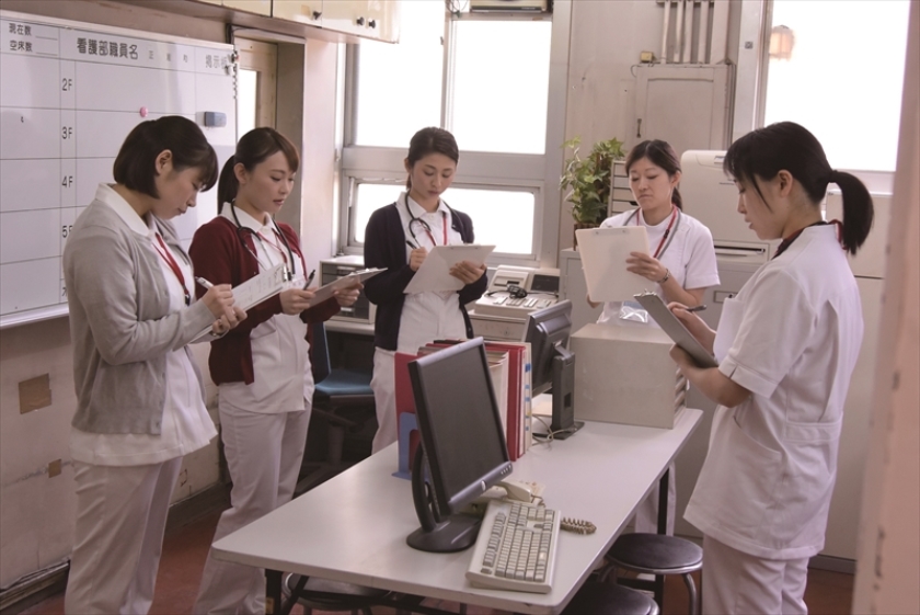 裏手コキクリニック～完全版～性交クリニック 夜勤熟女編_4