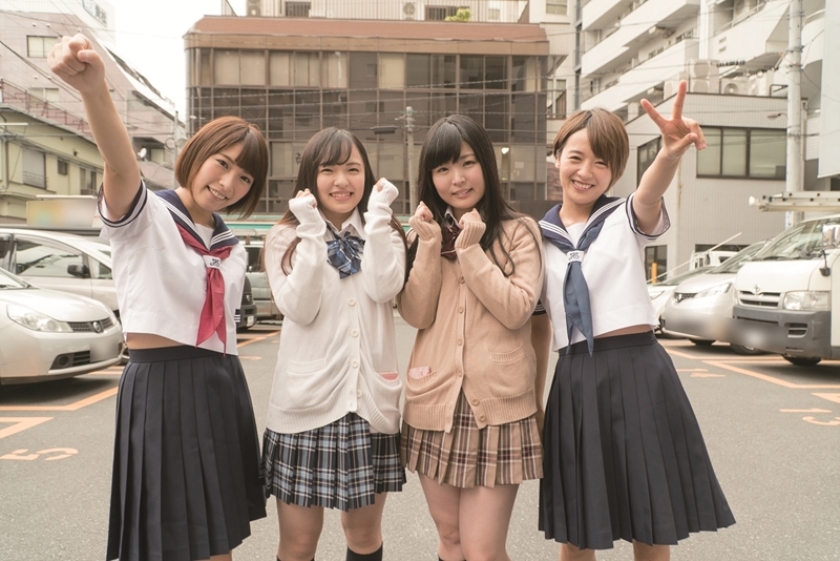 ガチ童貞素人限定！あなたの自宅で4人の美少女が突撃ハーレム筆下ろし♪しかも真正中出しスペシャル！！_0