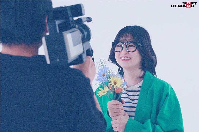 伝説の昭和アイドル おじさんボイトレ講師による喉奥拡張イラマ映像が流出。 門倉すず 画像6