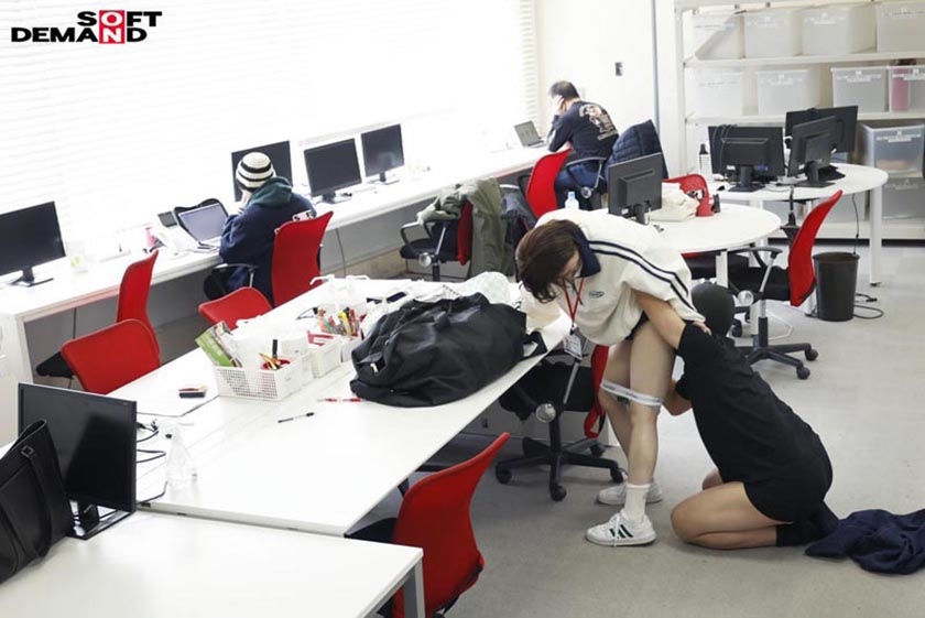 SOD女子社員 meets 「常に性交」AD業務×セックス Wワーク 社内でず~~~っとチ○ポ突かれっぱなし!AD 新田好実 画像2