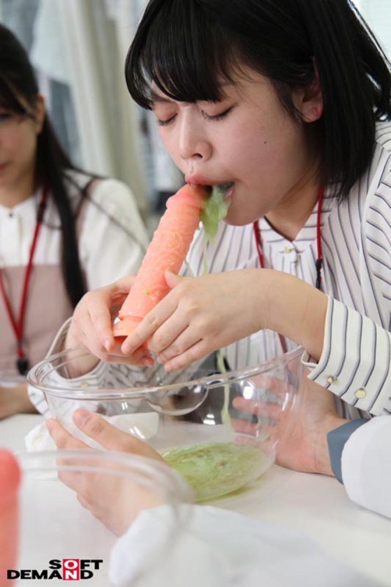 「イラマ汁はなぜ湧き出るのか？」SOD女子社員5名 イラマチオ刺激によるヌルネバどろり絶頂のど潮研究 SOD性科学ラボREPORT 20 宇田川透花 清水莉羽 久保田湊琴 梶尾羽歌 吉井彩葉 画像3