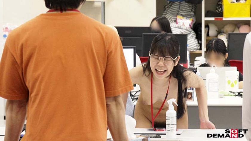 会社で服を着ていないのは一人だけ！ハダカの尊さを身をもって学ぶ SOD女子社員 全裸業務 タオル一枚男湯入ってみませんか？ミッションテストプレイ編 社内露出&普段一緒に働く同僚(たまに男優さん)からザーメン採取5名報告 阪本一乃 阿久津羽依 平松朝香 三河瑛茉 野田朔弥 画像9