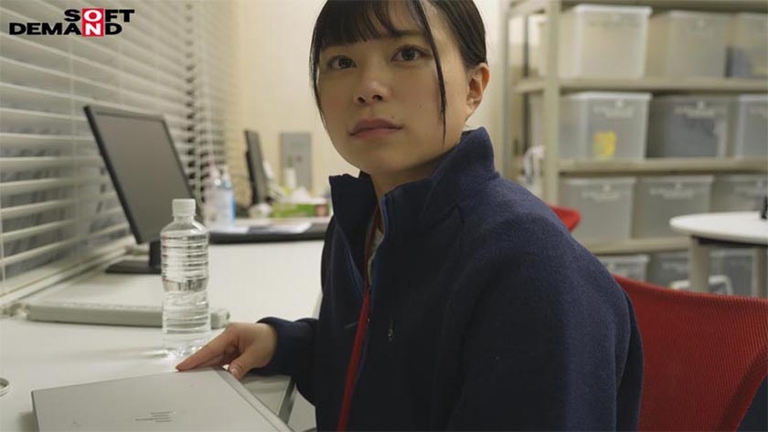 SOD女子社員 AV出演業務 制作部 中途1年目 岡島明来(24) 初客観単体SEX 平日昼間社内連れ回し声ガマンSEX おもちゃオナニー イカされまくり初4P 公開全裸挨拶 画像1