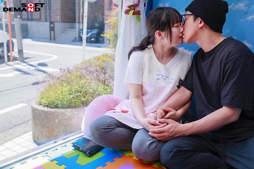マジックミラー号 母性溢れる保育士さん限定!「おっぱい吸わせてマザコン男子のママ離れをサポートしませんか」乳離れのできない童貞くんを赤面筆おろしのはずが…実は絶倫AV男優で激ピストンで無許可中出し!! 画像7