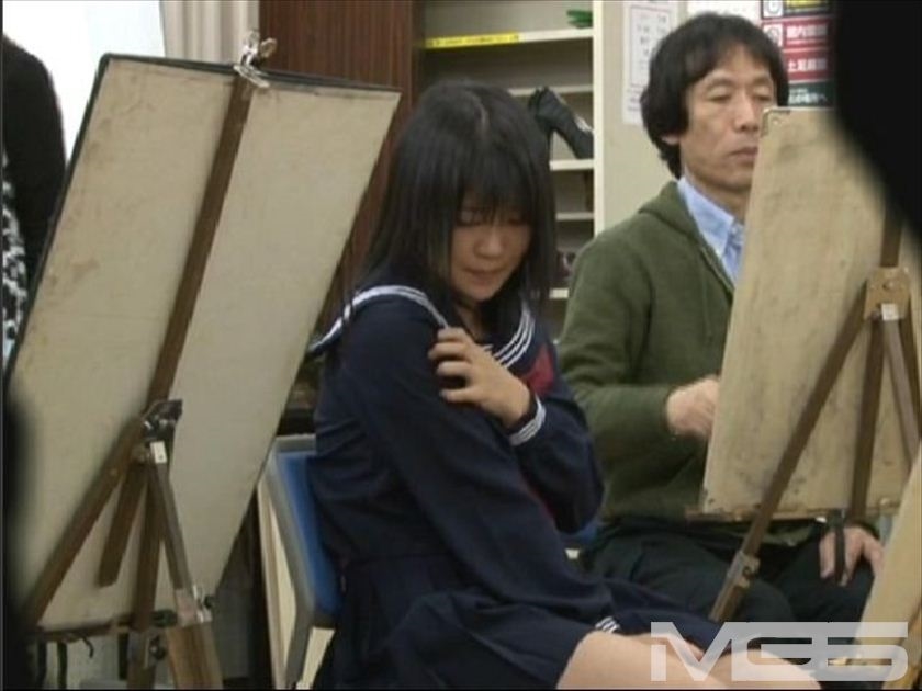 <絵画教室>で女性美術部員が一人ずつ平気な顔して、裸になったら女子学生はヌードモデルになるのか！？_3