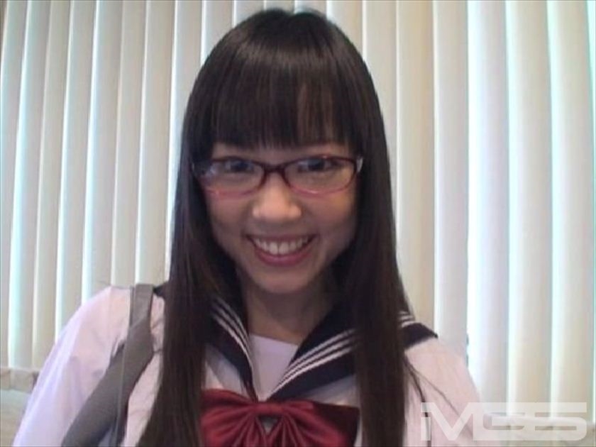 爆裂潮吹き アクメ販売員がイクッ！！_0