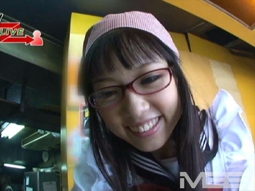 爆裂潮吹き アクメ販売員がイクッ！！_2