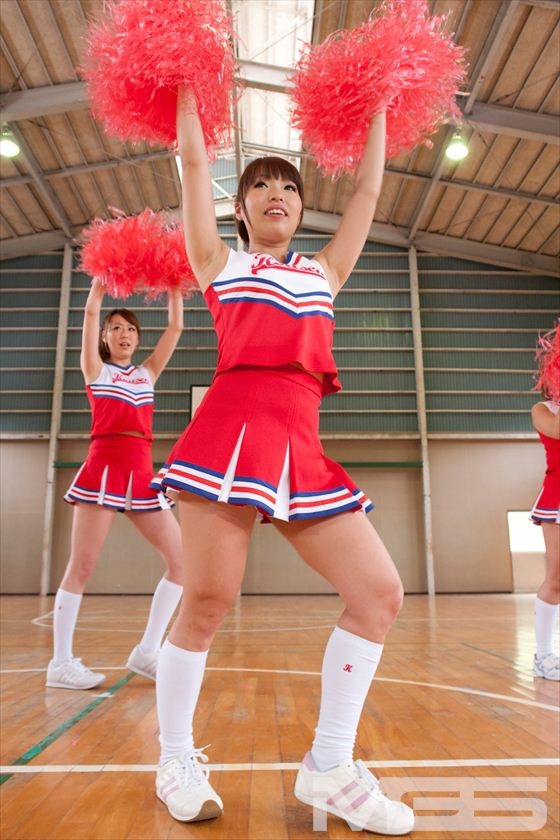 SOD女子社員に下った史上最大の業務命令！！制作部夏木亜梨沙編「合宿に打ち込む母校の後輩女子大生チアリーディング部をAV出演させてきなさい！！」_0