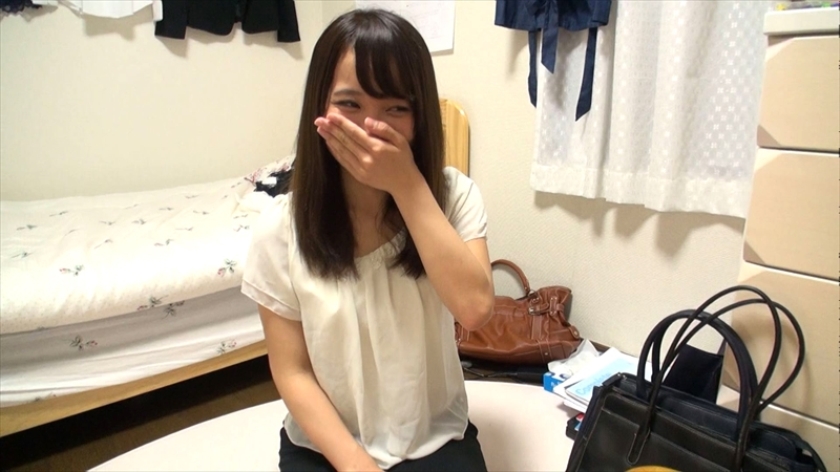 卒業から半年ぶりに再会した童貞教え子クンに女教師が恥じらい告白！「またがり騎乗位」でやさしく筆おろし_7