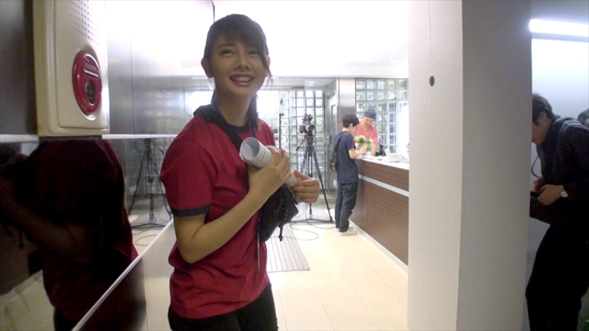 SOD女子社員 制作部 入社1年目 AD 佐藤カレンを密着取材すると少しエロい映像が撮れました_10