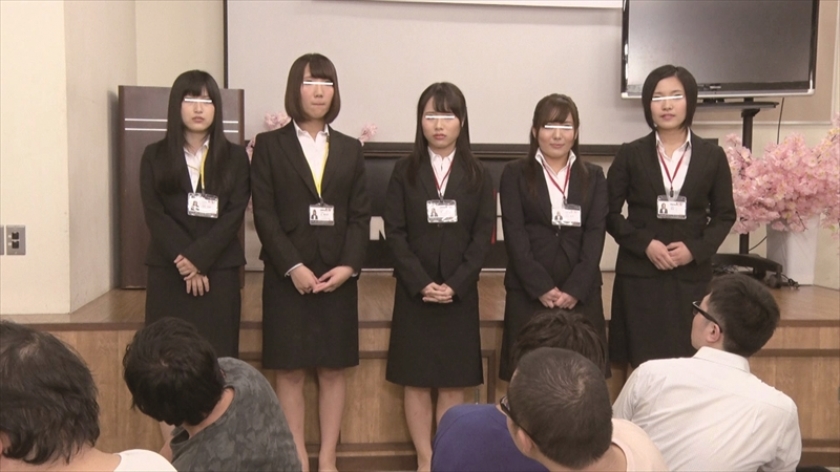 SOD女子社員 2017年度新卒5名(平均年齢22.6歳) 入社して2時間56分で社内は汁まみれ！合計15射精！！初めての挿入無制限大乱交_4