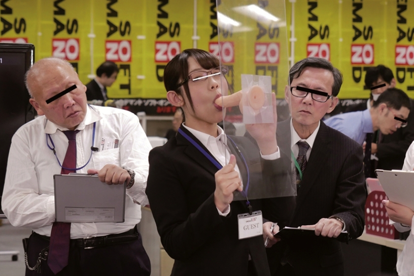 全裸でディルドにまたがり自己PR SOD公開羞恥圧迫面接 新卒入社志望の就活女子が業務中の社内ド真ん中で初脱ぎ！オナニー！失禁！_4