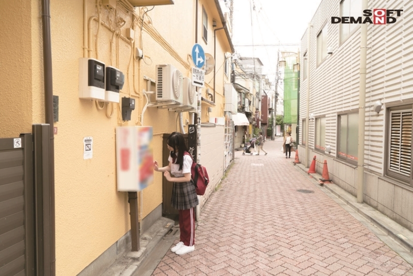 「えっちに興味あるんですけど、処女なんです･･･」コンドーム自販機で避妊具を買っていた女子にインタビュー_6